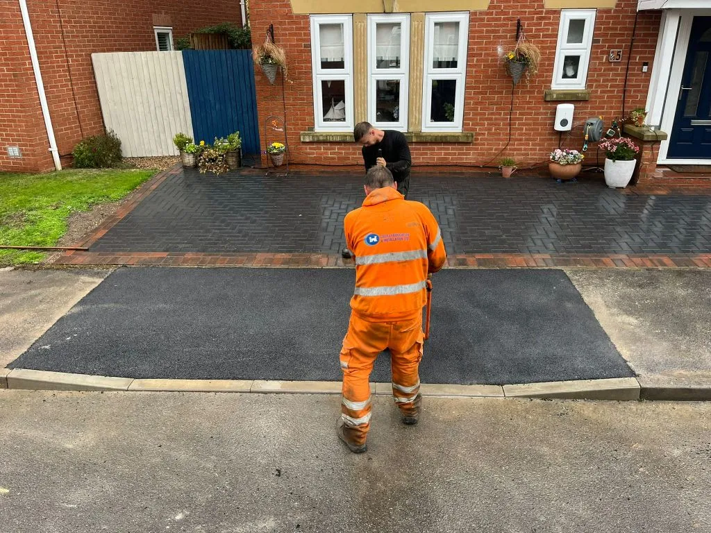 Landscaped garden and driveway in Nottingham