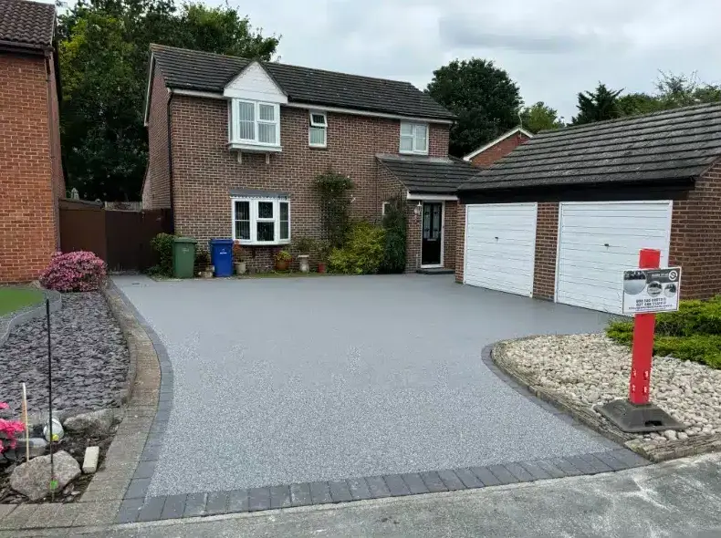 kent resin driveways grey resin driveway curved landscaping