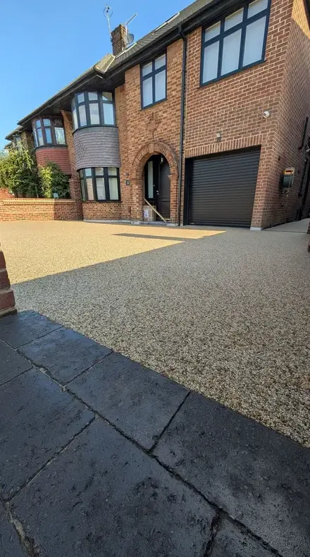 kent resin driveways two tone resin driveway closeup garage