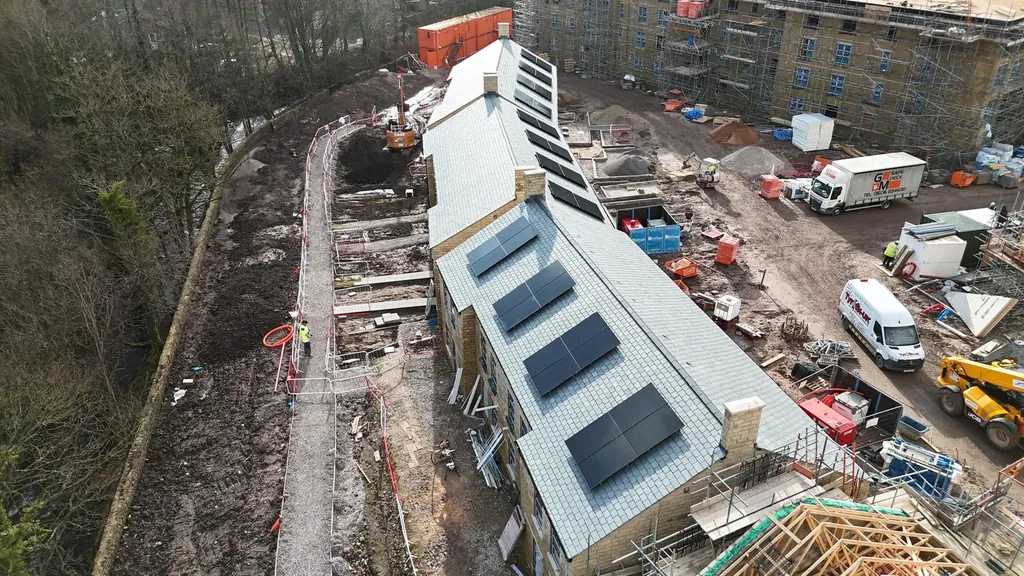 Manchester Renewables new-build riverside solar installation